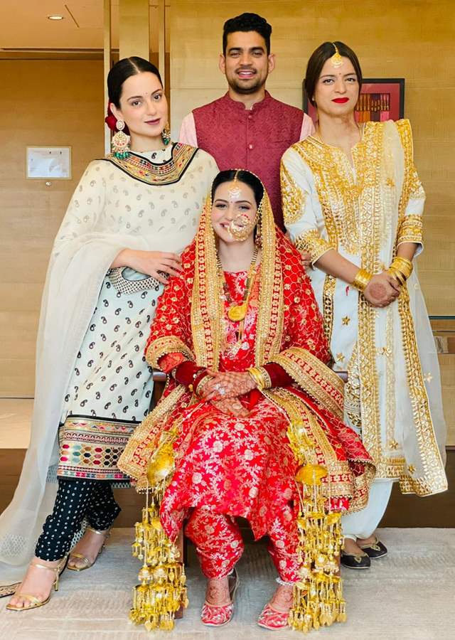 Kangana Ranaut with her siblings