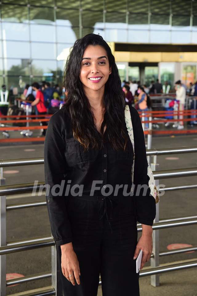 Anupriya Goenka snapped at Airport