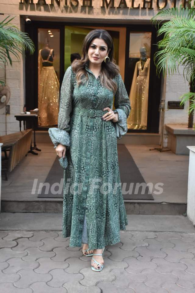 Raveena Tandon in Manish Malhotra – South India Fashion | Indian fashion  dresses, Indian designer outfits, Designer party wear dresses