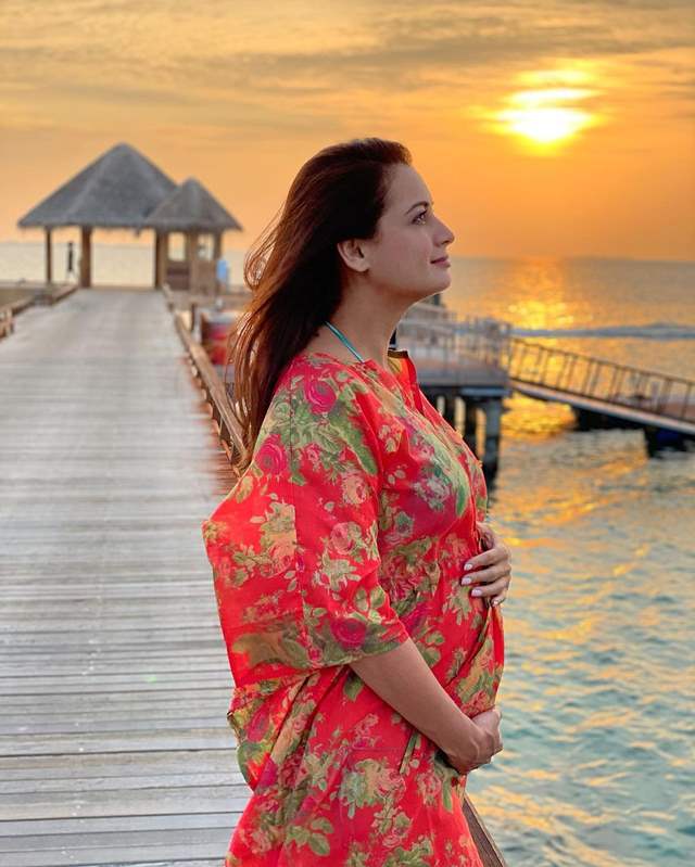 Dia Mirza is Pregnant; Baby bump pic; Expecting first baby with husband