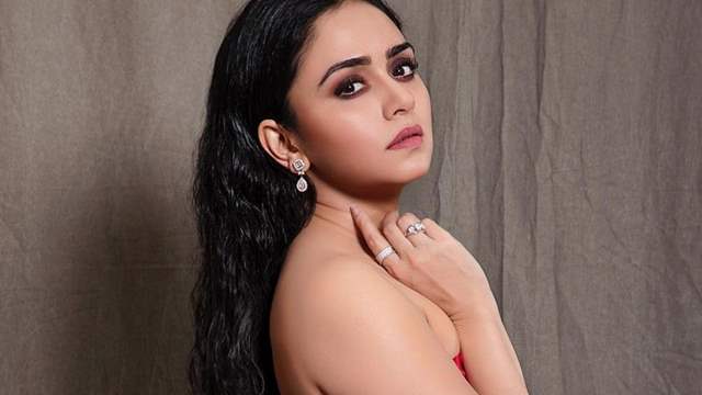 Amruta Khanvilkar