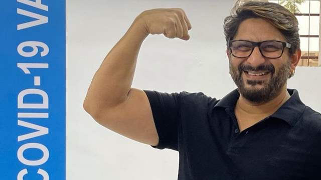 Arshad Warsi takes Covid-19 Vaccine