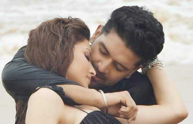 Urvashi Rautela- Guru Randhawa are on fire: BTS video ...