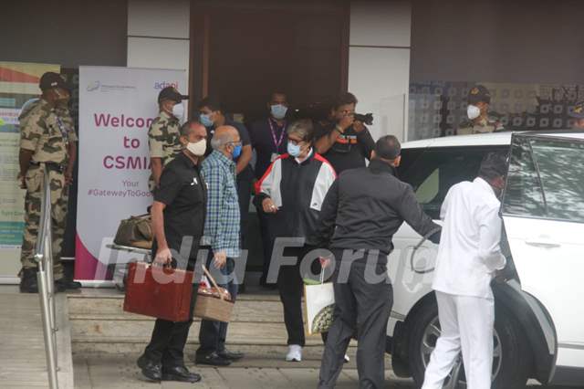 Amitabh Bachchan snapped at Kalina Airport