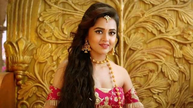 Tejasswi Prakash Wallpaper 