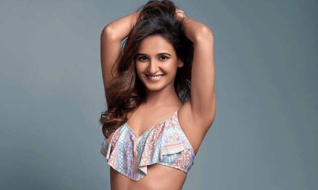 Shakti Mohan “Dance With Me” 