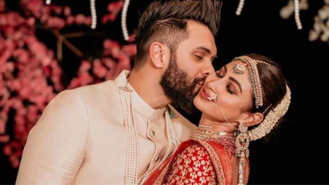 Mouni Roy shares pictures from her bengali wedding with Suraj Nimbiar |  India Forums