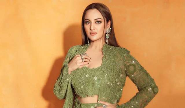 Sonakshi Sinha In Legal Trouble Non Bailable Warrant Issued Against Her In Fraud Case