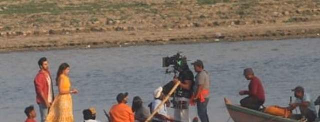 Alia Bhatt and Ranbir Kapoor spotted shooting