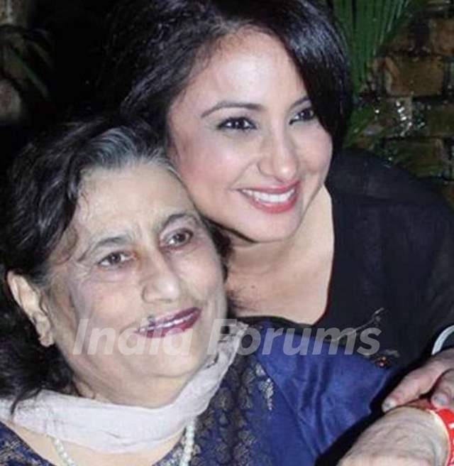 Divya Dutta Mother