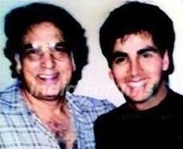 Akshay Kumar With His Father