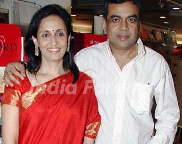 paresh-rawal-with-his-wife