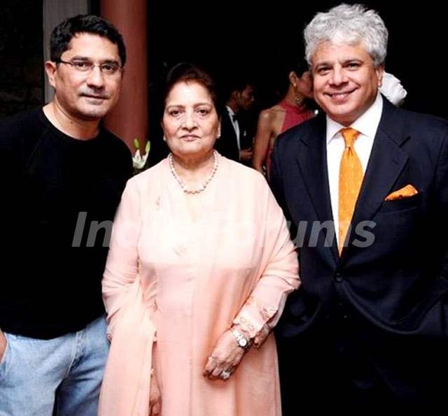 Suhel Seth with his mother Shub Seth and brother Swapan Seth