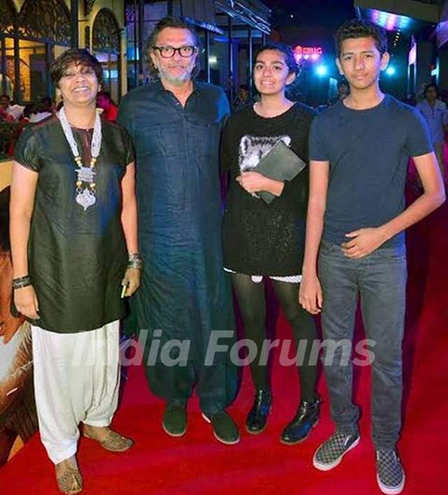 Rakeysh Omprakash Mehra with his wife and children
