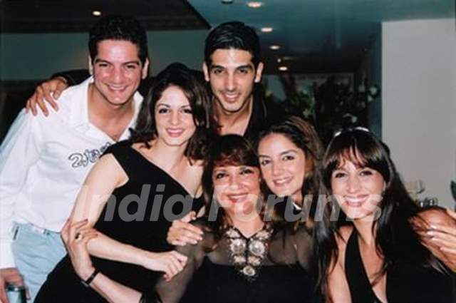 Zayed Khan with his sisters, mother, and brother-in-law