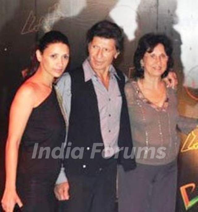 Mehr Jesia with her parents