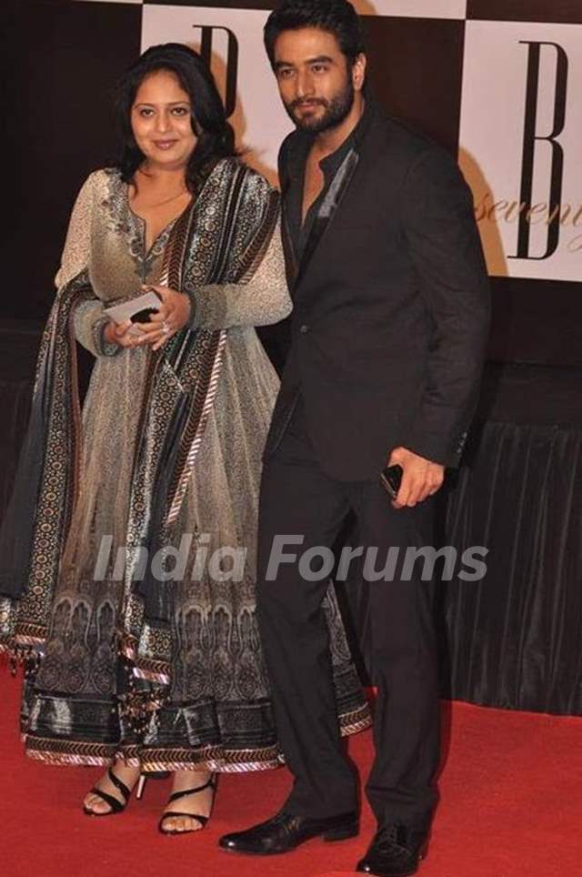 Shekhar Ravjiani with his wife Chhaya