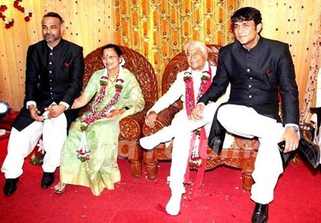 Ajinkya Deo with his parents and brother Abhinay Deo