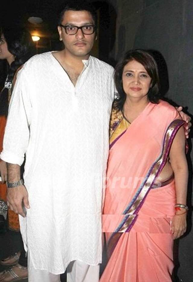 Amit Khanna wife