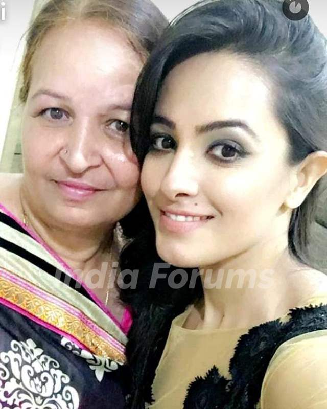 Anita Hassanandani with her mother