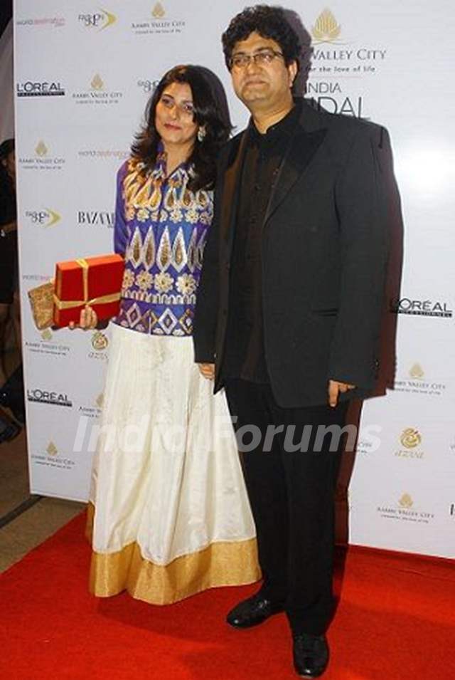 Prasoon Joshi with his wife