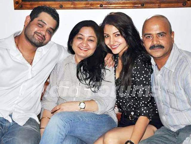 Anushka Sharma with her family