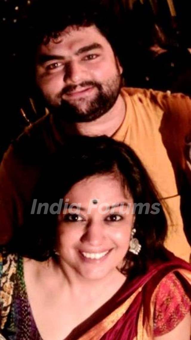 Kavin Dave with his wife Sariika Singh