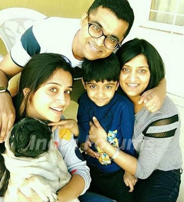 Dipika Kakar with her elder sister, brother-in-law Vinod, and nephew Pranav