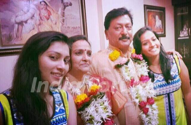 Shakti Singh with his wife and daughters