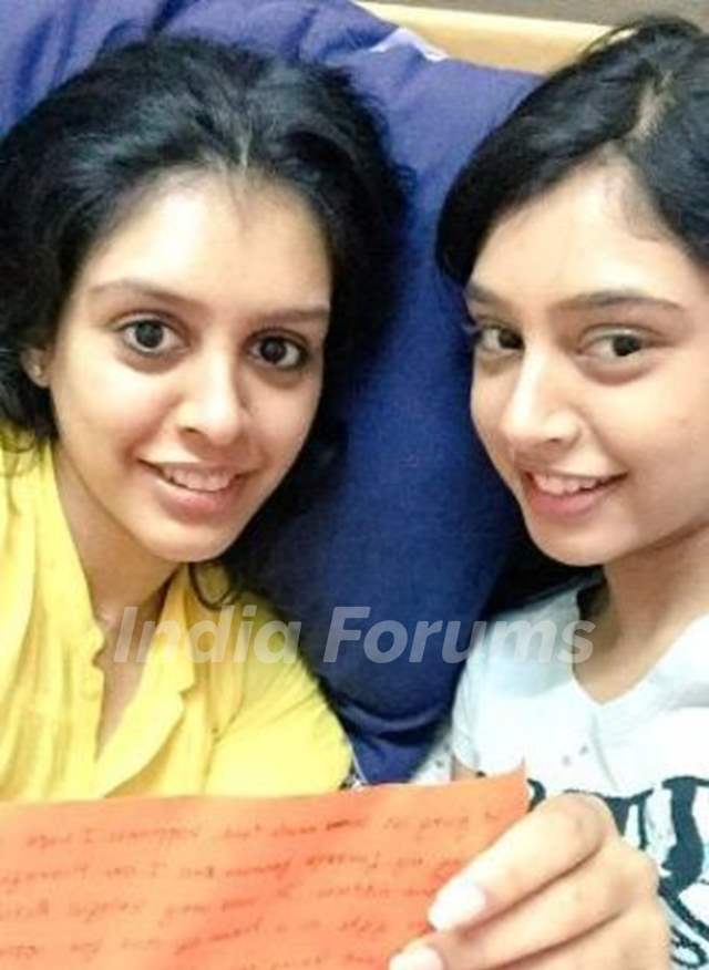 Niti Taylor With Her Sister