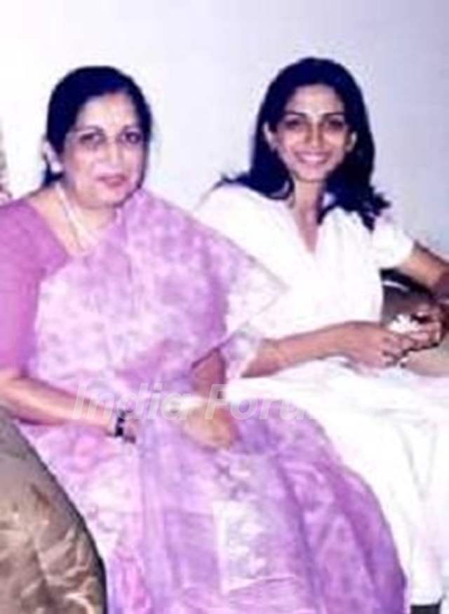 Poorva Gokhale with her mother Kanchan Gupte