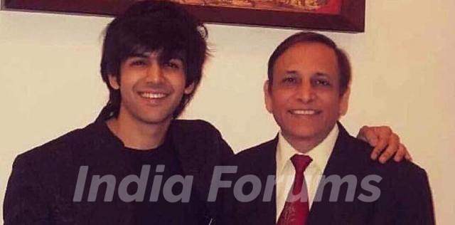 Kartik Aaryan With His Father