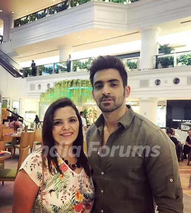 Arjit Taneja with his mother
