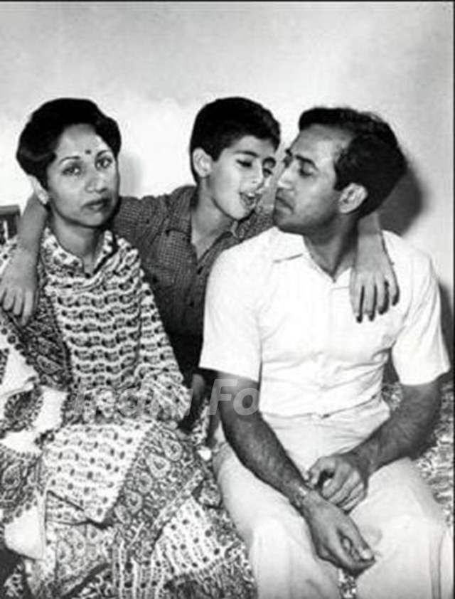Rakesh Sharma With His Wife Madhu And Son Kapil