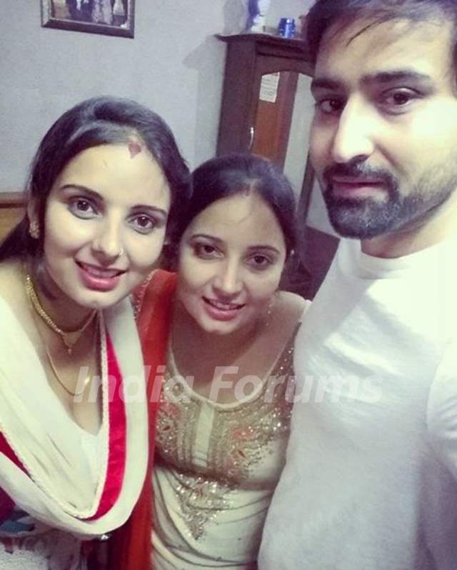 Pradeep Duhan with his sisters