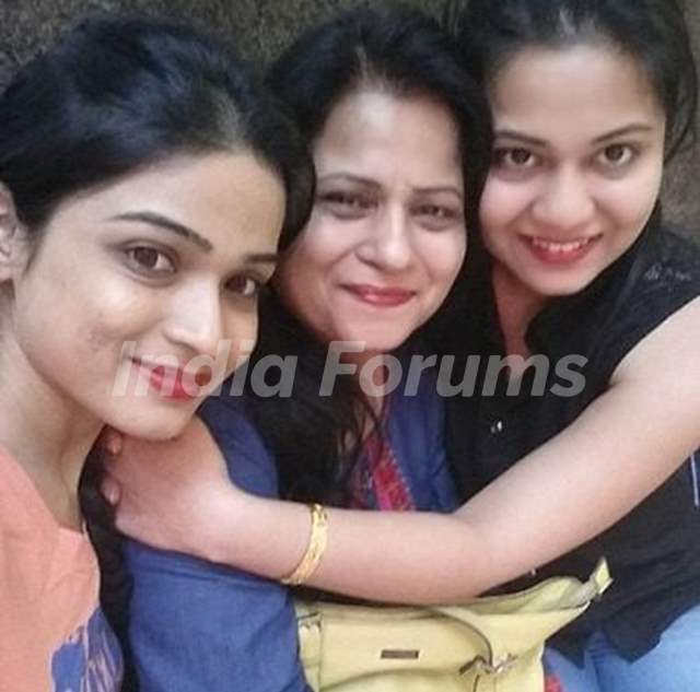 Hema Sood with her mother and sister