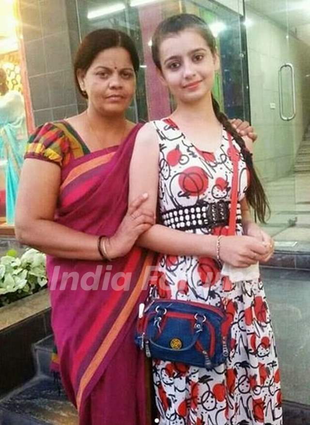 Chahat Pandey and her mother
