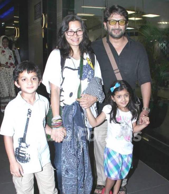 Arshad Warsi With His Wife and Children