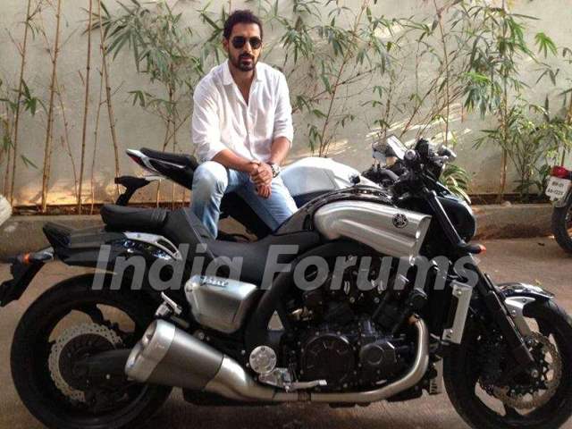 John Abraham On His Bike Yamaha Vmax