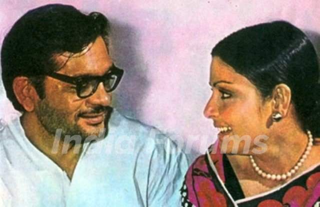 Gulzar With His Wife Raakhee Photo