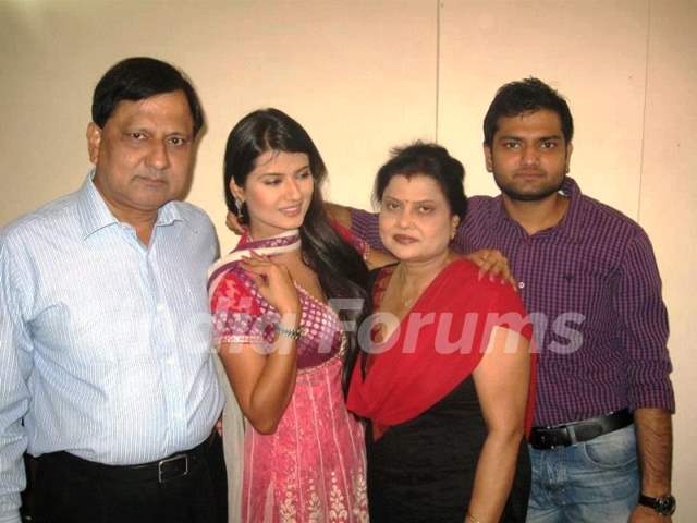 Kratika Sengar with her parents and brother Anuraag Sengar Vedant