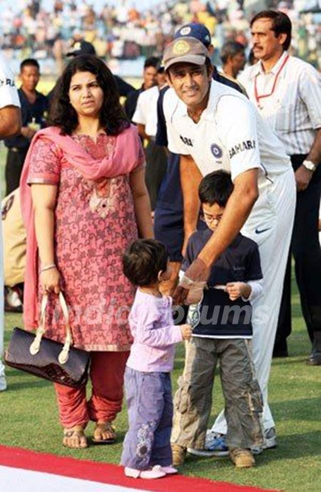 Anil Kumble with his wife and children