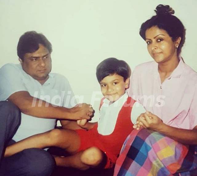 Alekh Sangal with his parents- Childhood Picture