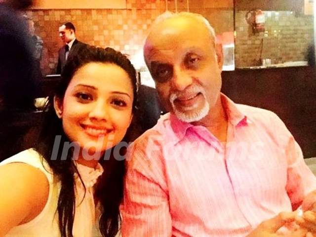 Adaa Khan with her father Abbas Khan
