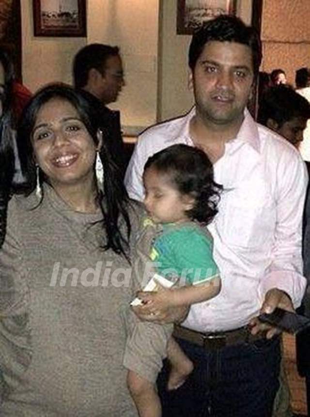 Kunal Kapur with his wife and son