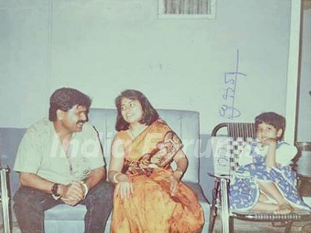 Sai Tamhankar With Her Father (Nandkumar Tamhankar) and Mother (Mrunalini Tamhankar)