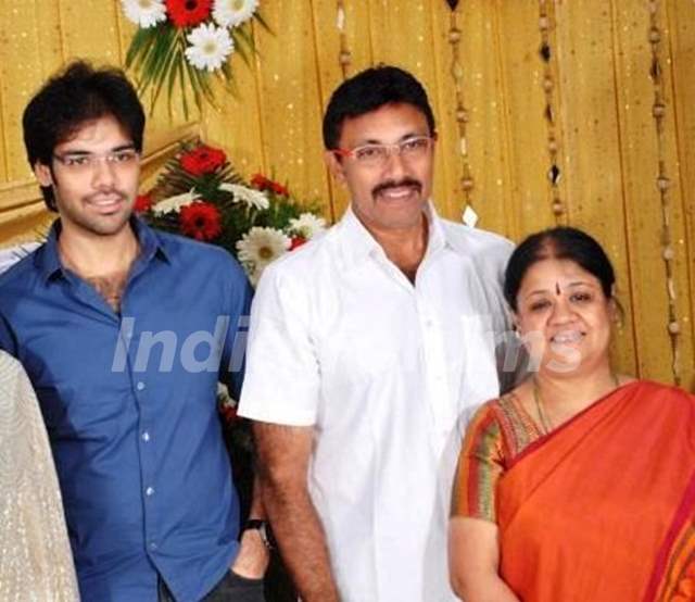 Sathyaraj with his wife and son