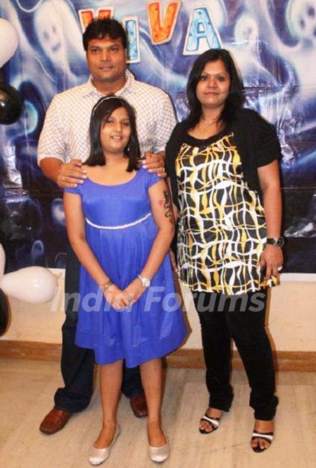 Dayanand Shetty with his wife and daughter