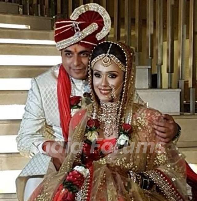 Hrishitaa Bhatt with husband