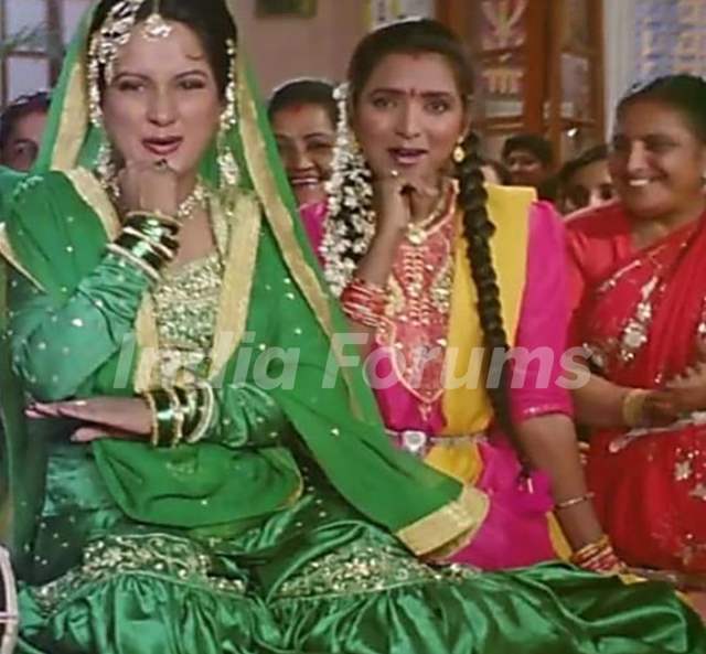 Himani Shivpuri as Razia in the movie Hum Apke Hai Koun (1994)